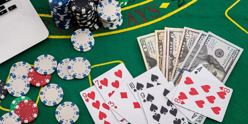 Tìm hiểu sơ lược về trò chơi poker xn88
